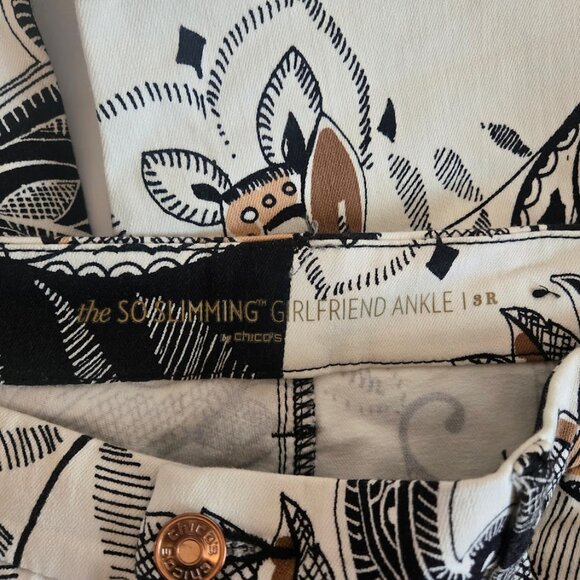 Chico's So Slimming Girlfriend ankle pants bold design Size 3/XL - Picture 3 of 6